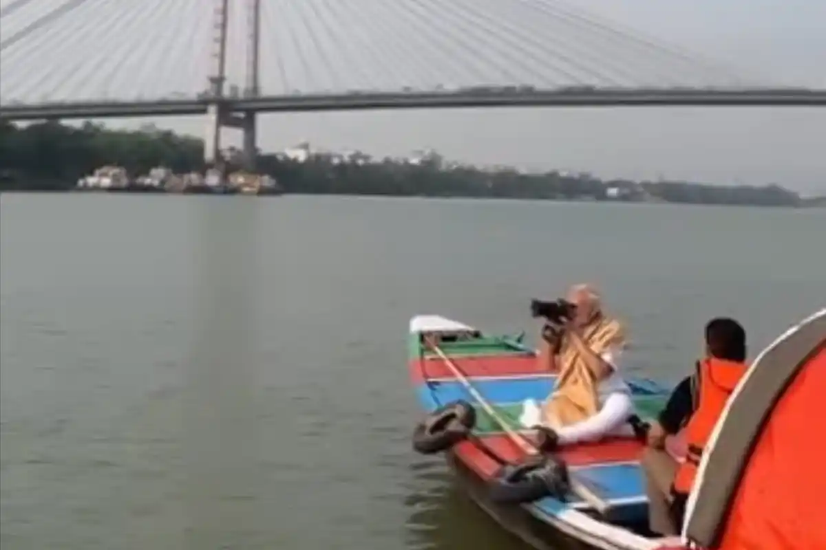  PM Modi Hooghly River boat ride Kolkata: प्रधानमंत्री ने हुगली नदी पर नाव से सैर कर कोलकाता के सुंदर नजारे देखे