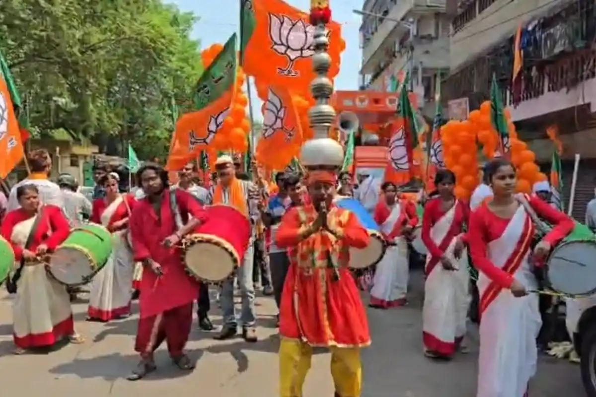 Suvendu Adhikari road show Port constituency Kolkata: भाजपा के प्रचार में उतरे शुभेंदु अधिकारी, कोलकाता में रोड शो