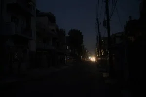 नागपुर के कई इलाकों में 6 से 8 घंटे तक बिजली गुल, लोगों को भारी परेशानी