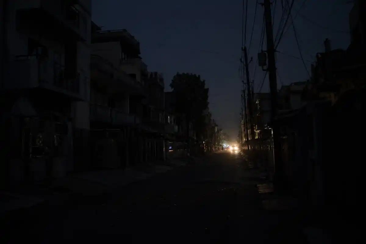 Nagpur power cut 6 to 8 hours electricity outage: नागपुर के कई इलाकों में 6 से 8 घंटे बिजली बंद, लोगों को परेशानी