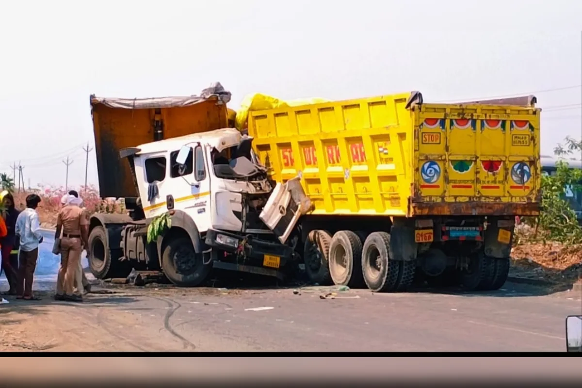 Umred tipper truck collision accident Nagpur