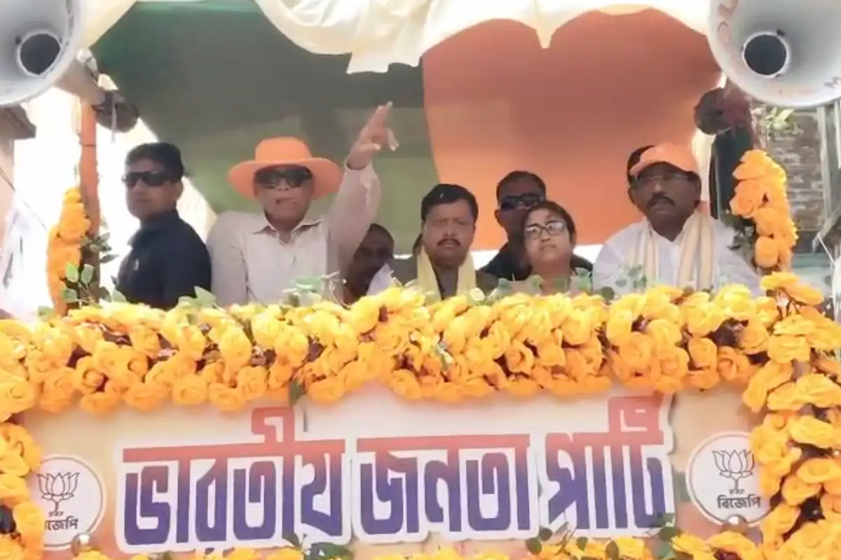 Bengal Election: नदिया के शांतिपुर में BJP राष्ट्रीय अध्यक्ष नीतिन नबीन की भव्य पदयात्रा, राम-सीता-हनुमान की झांकी बनी आकर्षण का केंद्र, 29 अप्रैल को मतदान