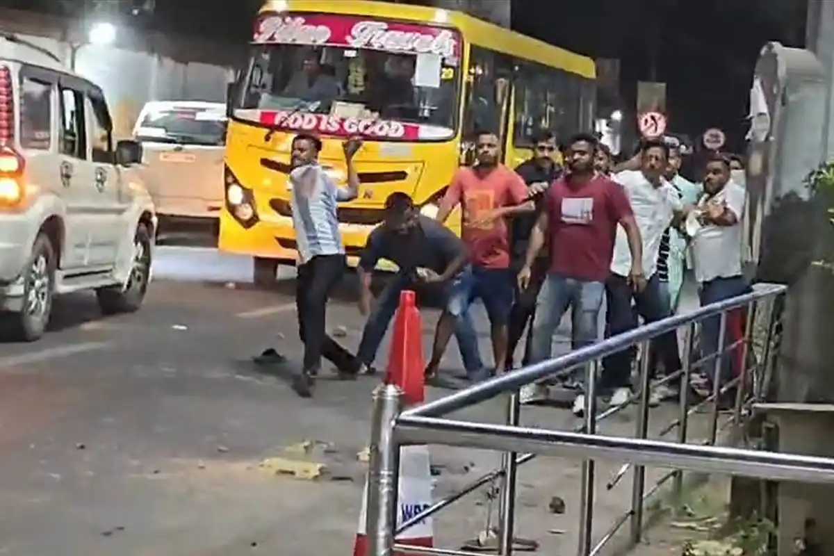 Bhatpara CISF jawan shot Jagatdal election violence: भाटपाड़ा में चुनाव से पहले हिंसा, जवान घायल