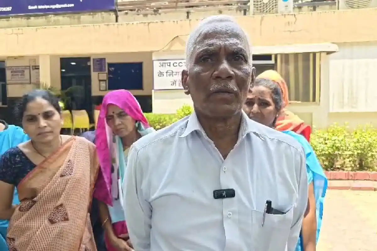 Nagpur Daga Memorial women Hospital sanitation workers protest: नागपुर अस्पताल में महिला सफाई कर्मचारियों का हक के लिए आंदोलन तेज