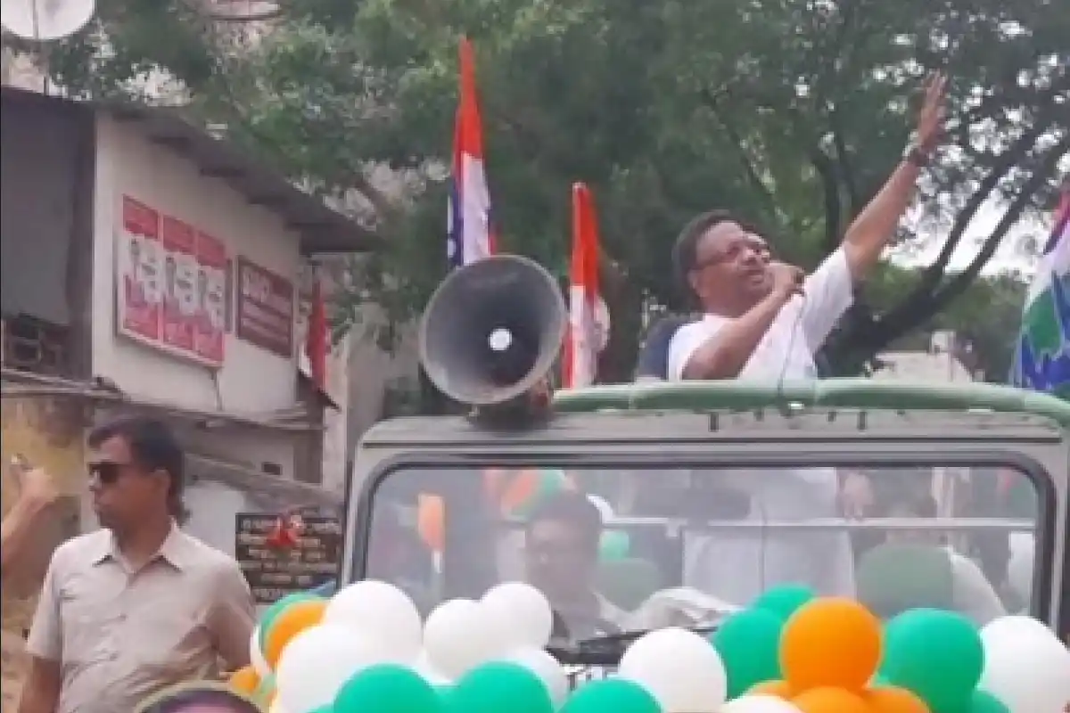 Firhad Hakim Jagatdal violence BJP allegation Kolkata: चेतला में पदयात्रा, शांतिपूर्ण मतदान की अपील