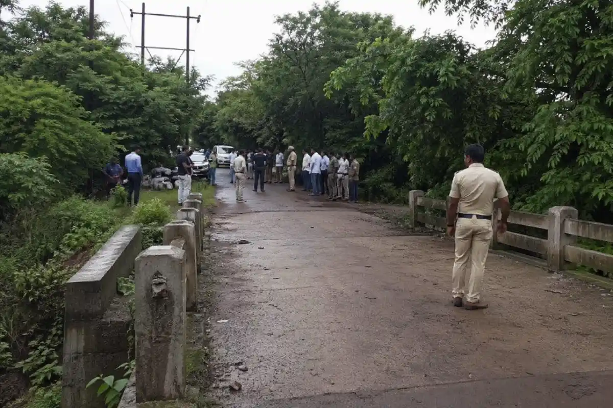 Human skeleton found Hingoli Pedgaon road Maharashtra: पेडगांव में मिला मानव कंकाल, हत्या की आशंका से जांच तेज