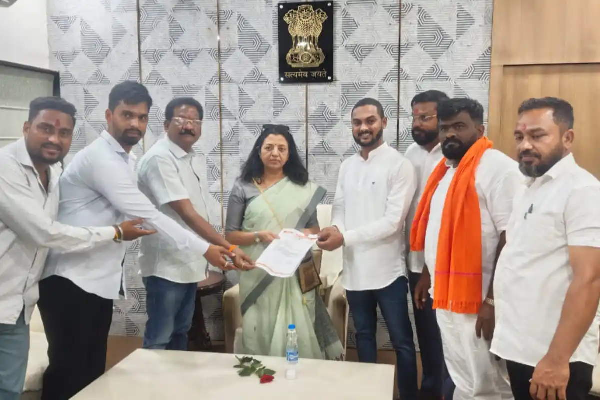 OBC hostel independent building demand Nagpur Shivsena: ओबीसी छात्रावास के लिए अलग भवन की मांग, शिवसेना ने विधान परिषद सदस्य को सौंपा ज्ञापन