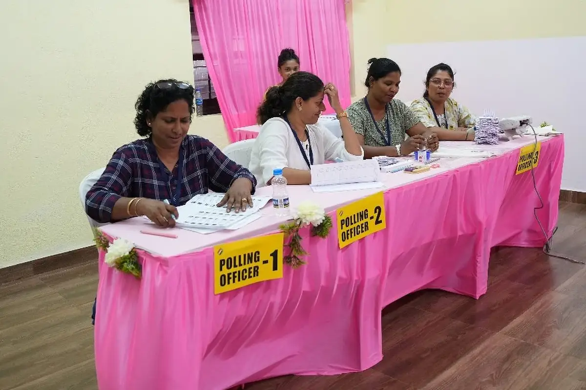 Bengal Election Phase 2: कोलकाता में कल दूसरे चरण का मतदान: चुनाव आयोग की खास पहल,160 रासबिहारी क्षेत्र में 'पिंक बूथ',