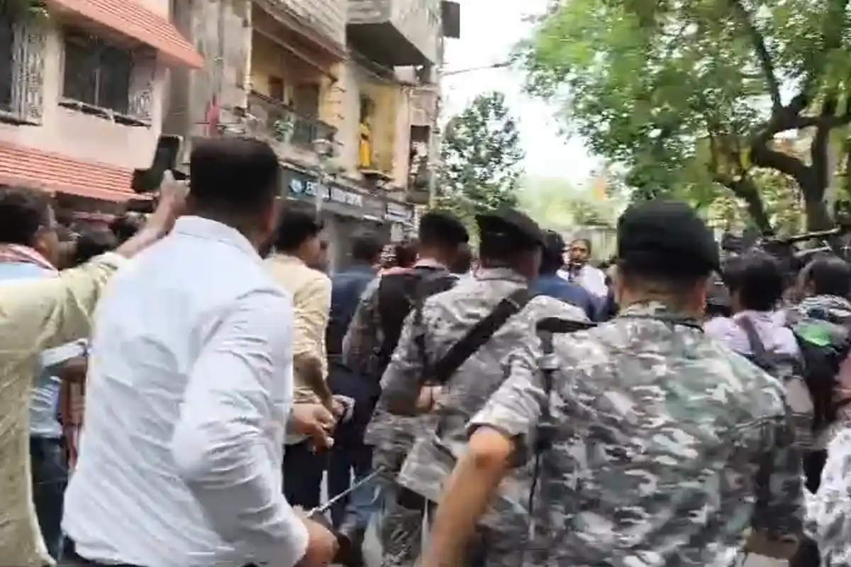 Suvendu Adhikari protest Kalighat Kolkata: कालीघाट में विरोध के दौरान ‘चोर’ और ‘जय बांग्ला’ के नारे