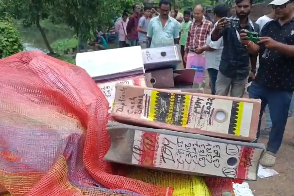 Simplex company files burned Haridevpur Kolkata corruption: कोलकाता में फाइल जलाने को लेकर बढ़ा विवाद, बीजेपी ने लगाए गंभीर आरोप