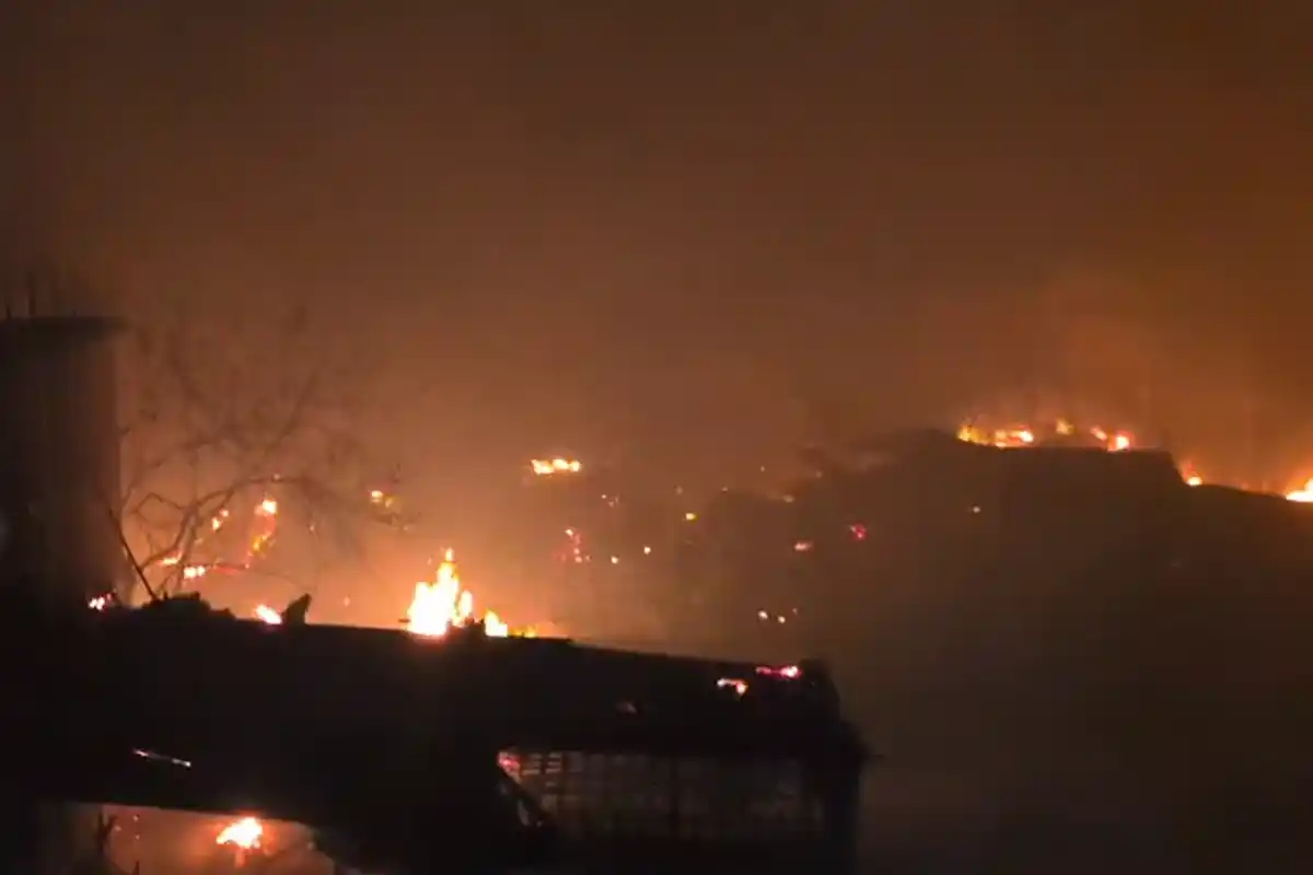 Dhamangaon village massive fire Nagpur rural: धामणगांव गांव में भीषण आग से कई घर राख, राहत कार्य जारी