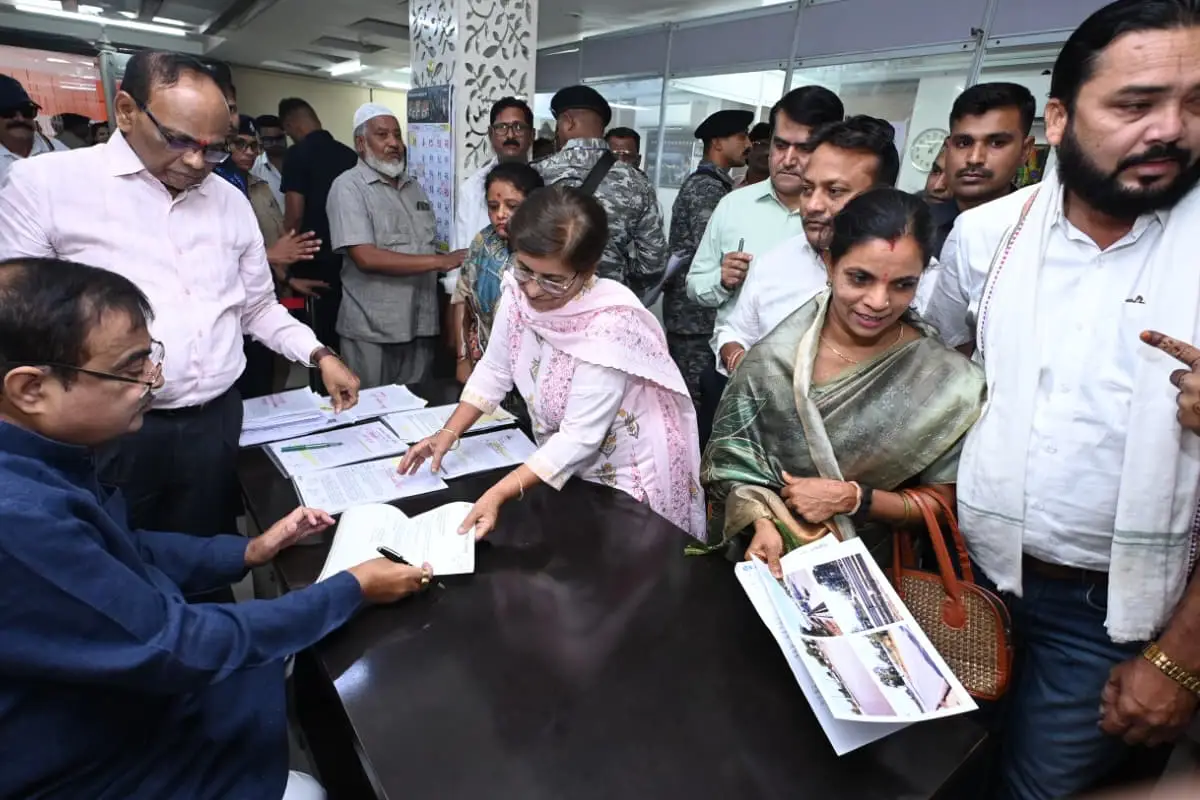 Nitin Gadkari Jan Sampark Nagpur on spot solution: नागपुर में नितिन गडकरी का जनसंपर्क