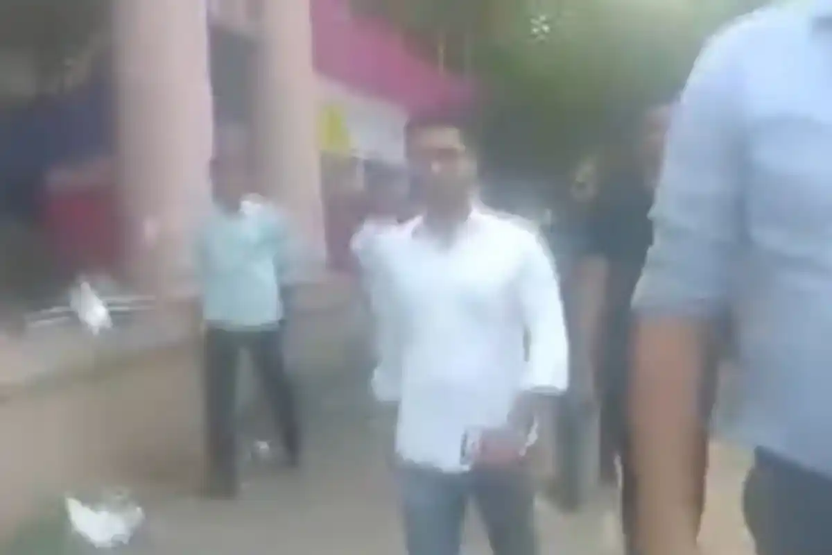 Abhishek Banerjee arrives Hastings Kolkata: हेस्टिंग्स से पहुंचे अभिषेक बनर्जी, कार्यकर्ताओं में दिखा नया उत्साह