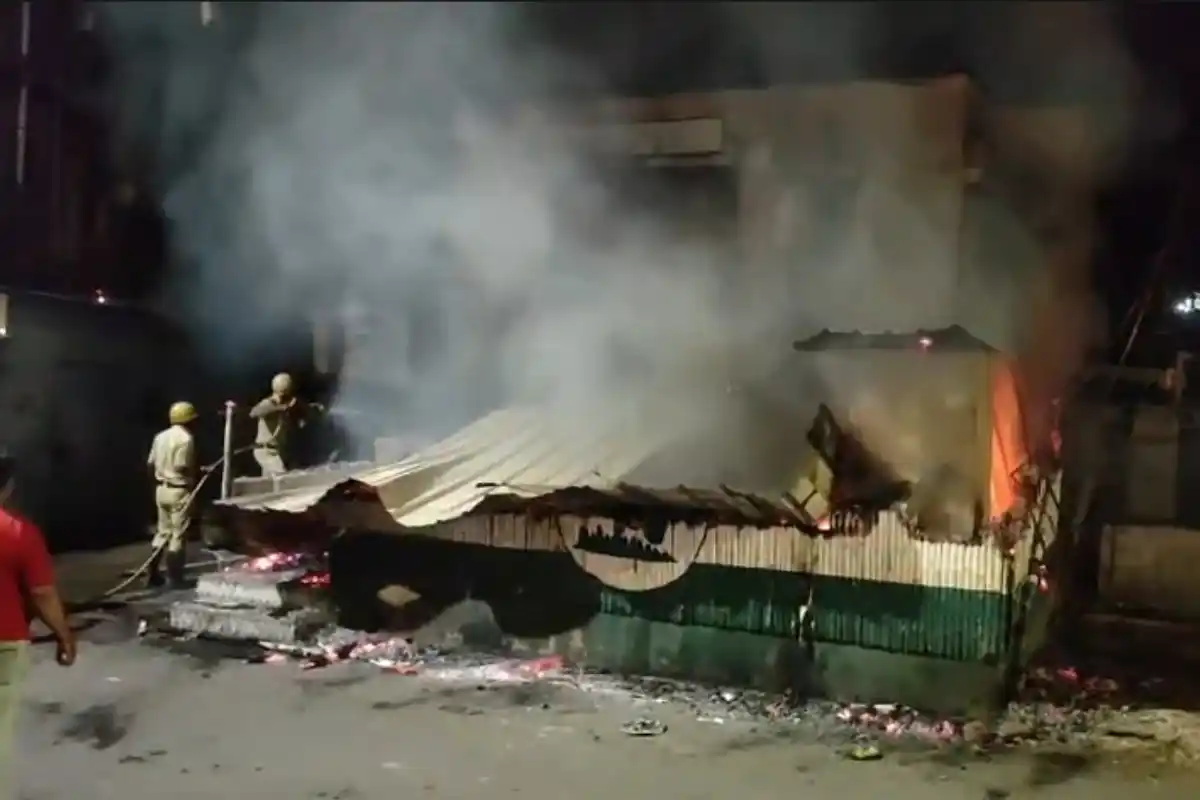 Asansol post poll violence TMC office: आसनसोल में कई तृणमूल कार्यालयों में आग और तोड़फोड़ से बढ़ा तनाव