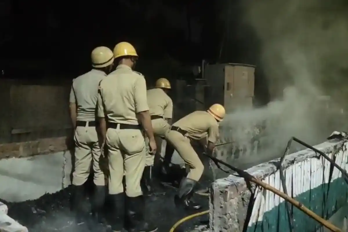 Asansol post poll violence TMC office: आसनसोल में कई तृणमूल कार्यालयों में आग और तोड़फोड़ से बढ़ा तनाव