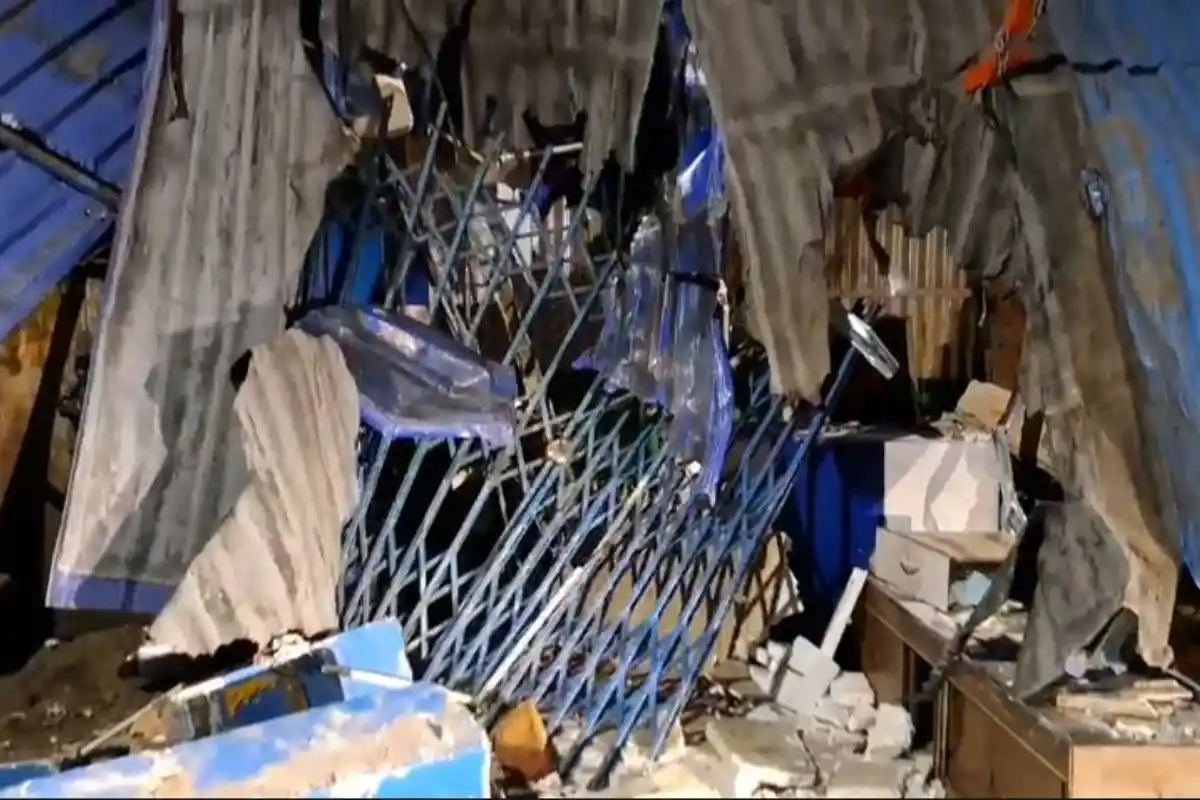 Trinamool Congress party office demolished New Market Kolkata: न्यूमार्केट में तृणमूल पार्टी दफ्तर में तोड़फोड़ और बुलडोजर चलाने का आरोप