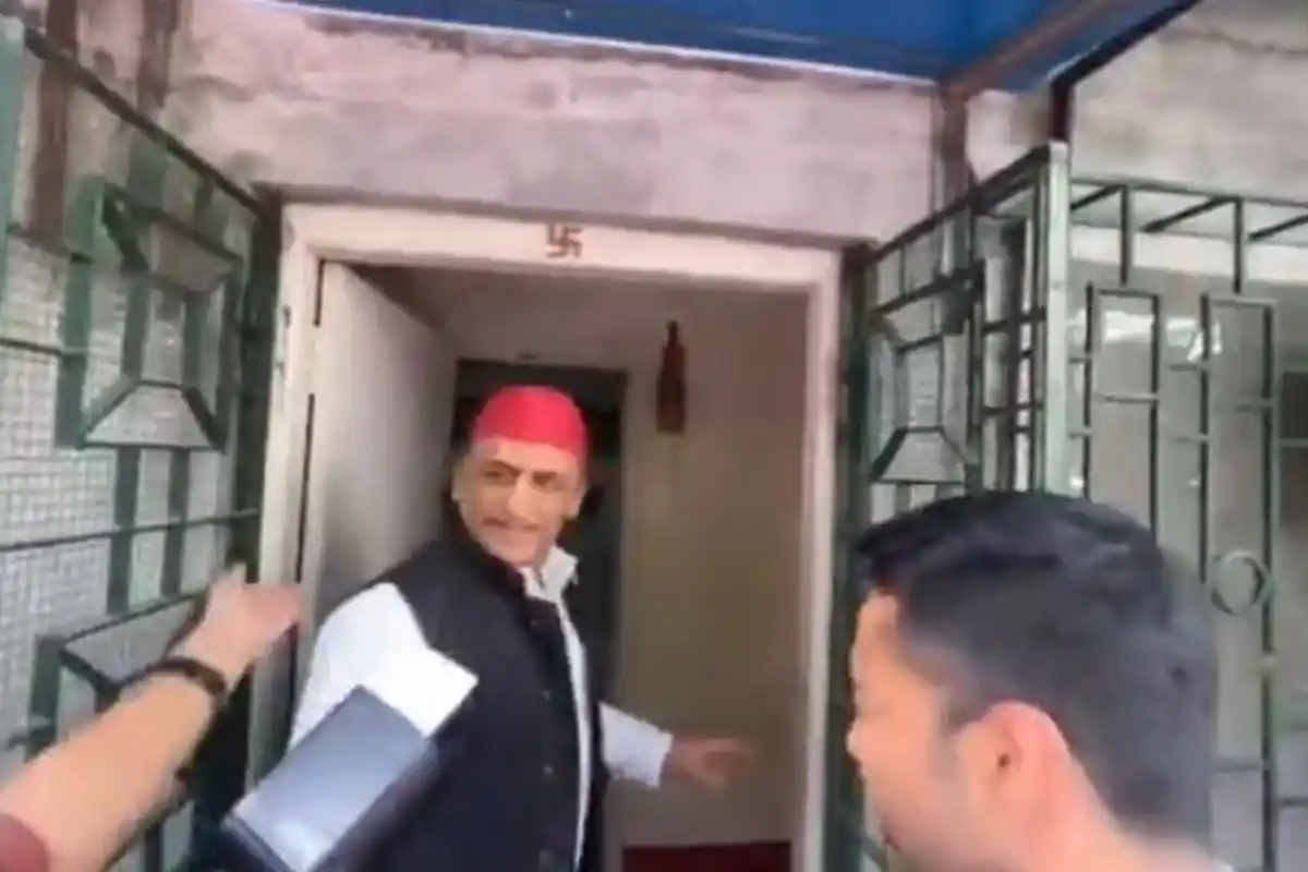 Akhilesh Yadav at Mamata Banerjee Residence Kolkata: कोलकाता में ममता बनर्जी और अखिलेश यादव की मुलाकात, विपक्षी राजनीति पर हुई चर्चा