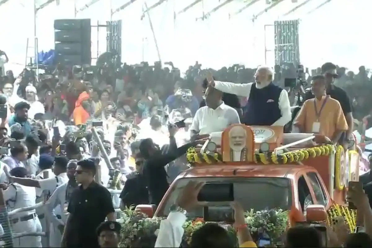 PM Modi Amit Shah Suvendu Adhikari Brigade Maidan Kolkata rally: ब्रिगेड मैदान में प्रधानमंत्री नरेंद्र मोदी, अमित शाह और सुवेंदु अधिकारी का बड़ा पहुंचना