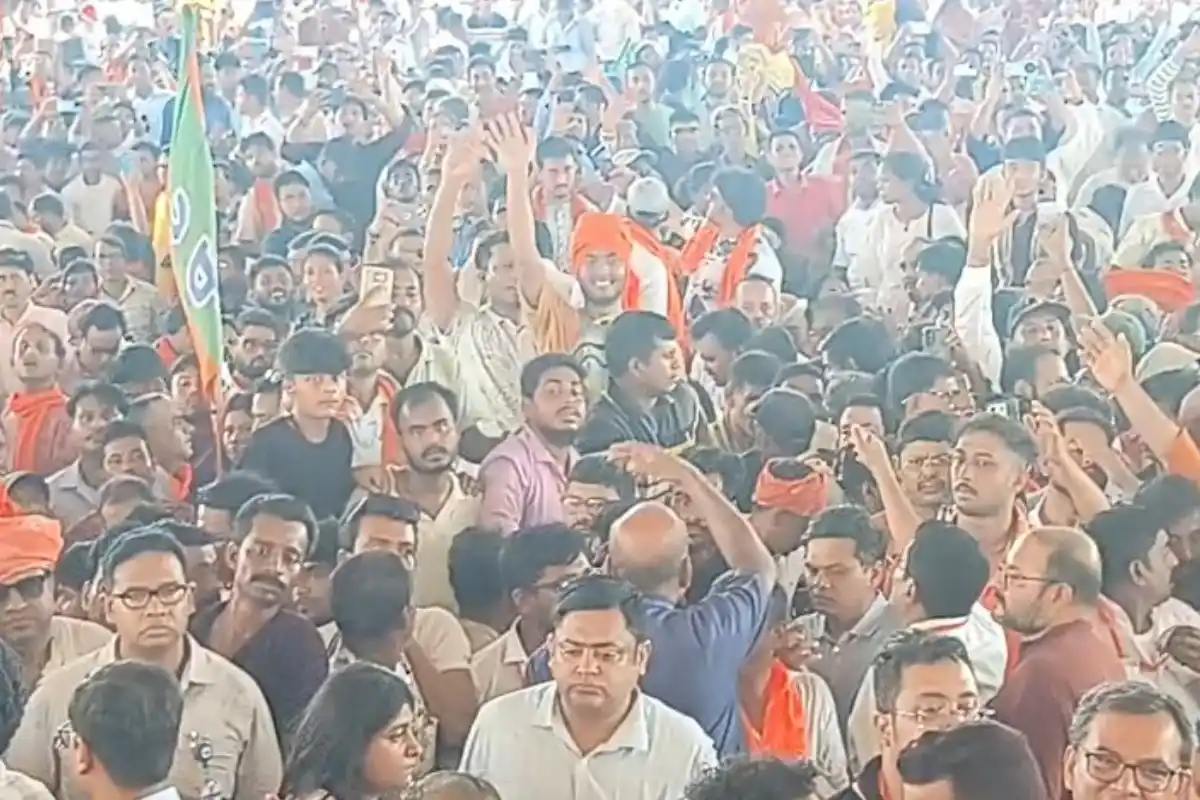 Kolkata Brigade Maidan Oath Ceremony Orange wave: कोलकाता के ब्रिगेड मैदान में शपथ समारोह के दौरान बड़ी संख्या में लोगों की मौजूदगी से पूरा मैदान भगवा रंग में नजर आया
