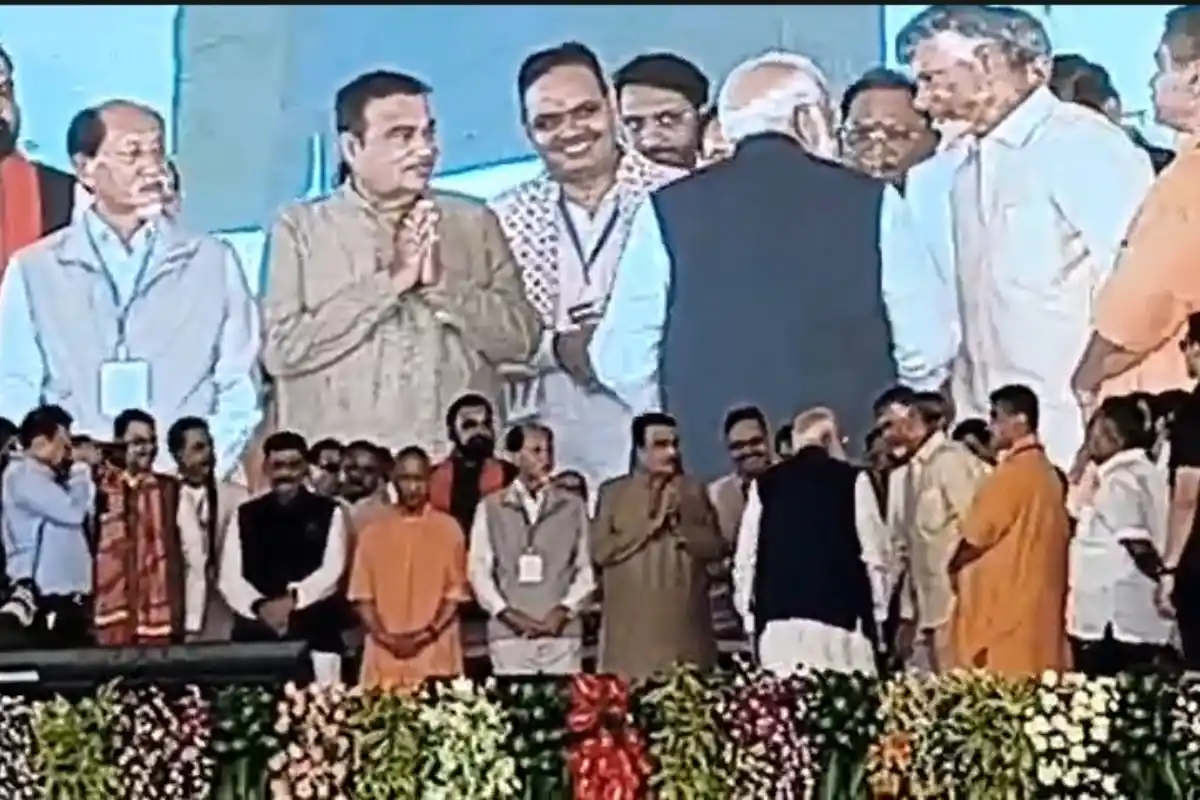 Kolkata Brigade Maidan Oath Ceremony Orange wave: कोलकाता के ब्रिगेड मैदान में शपथ समारोह के दौरान बड़ी संख्या में लोगों की मौजूदगी से पूरा मैदान भगवा रंग में नजर आया