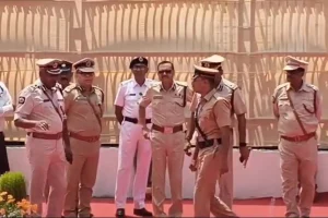 Howrah News: गेरुआ रोशनी में चमका राज्य सचिवालय नवान्न