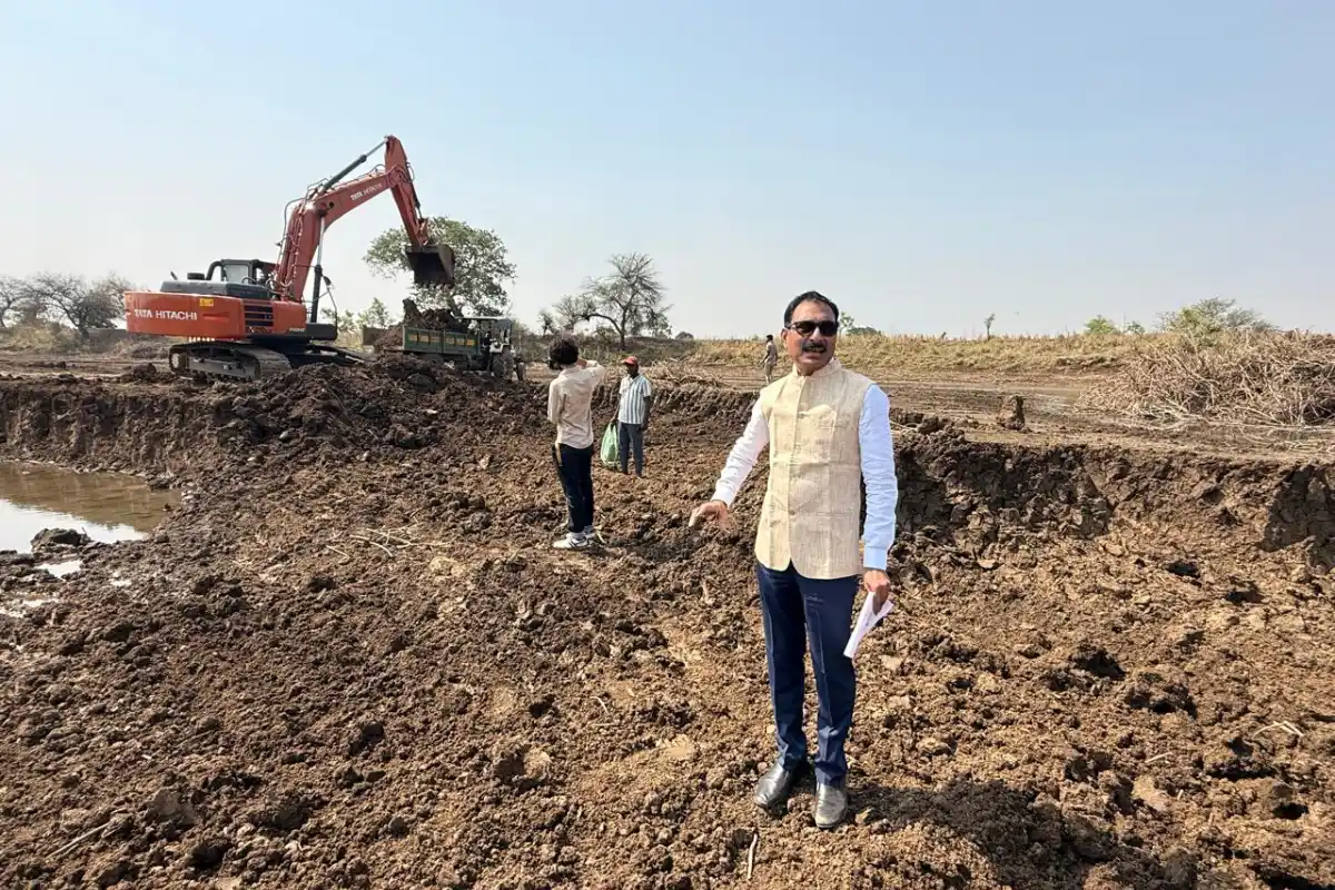 Maharashtra jal sanrakshan abhiyan Nagpur: नागपुर में तालाबों की सफाई और जलसंचय कार्यों को तेज करने के लिए सरकार ने शुरू किया बड़ा अभियान