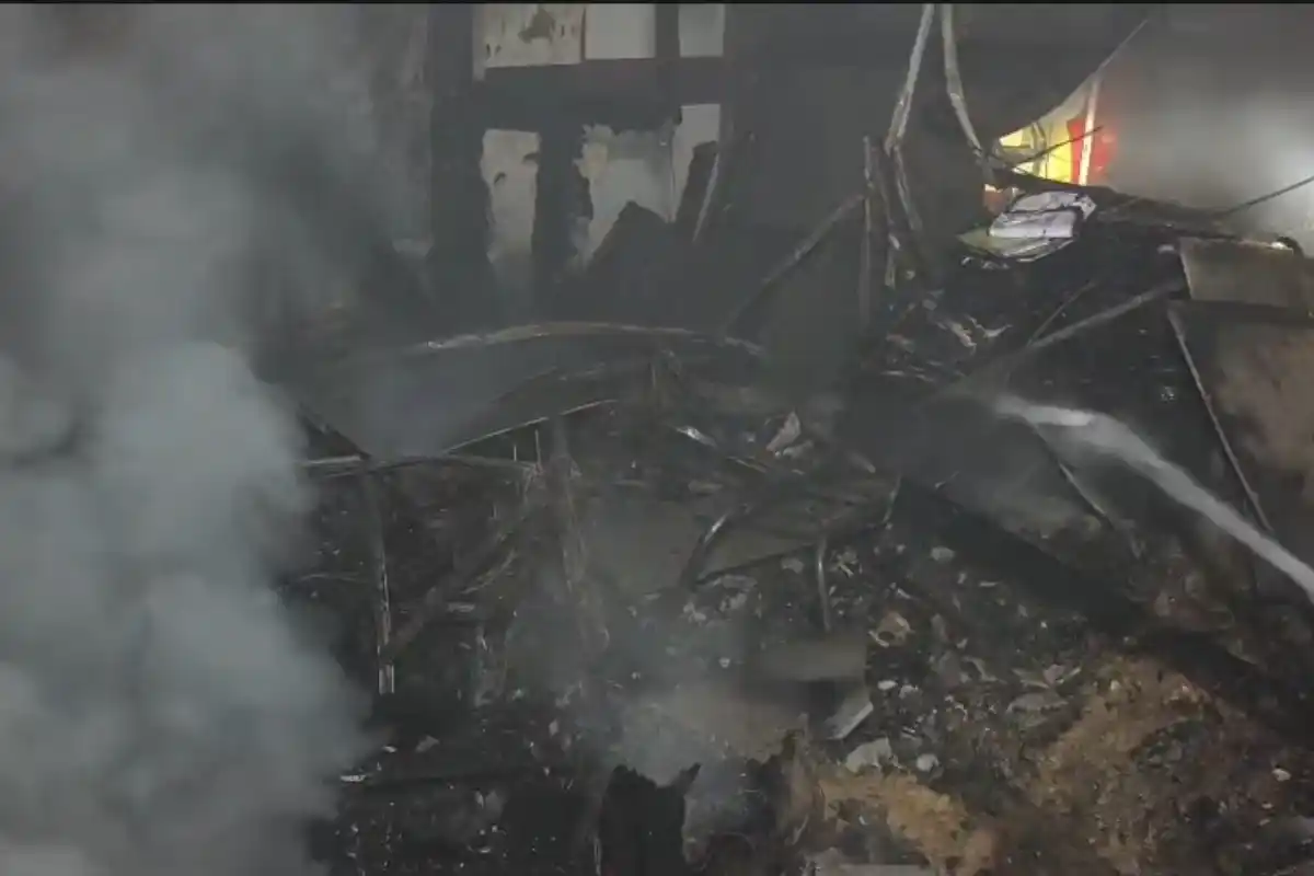 Punjab National Bank fire Durgapur West Bardhaman: दुर्गापुर में बैंक में लगी भीषण आग, सारे दस्तावेज जलकर राख
