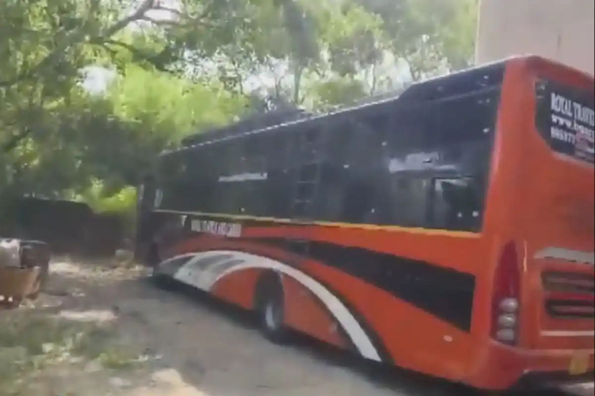 Delhi private bus gangrape case accused arrested: दिल्ली में निजी बस में महिला से गैंगरेप, पुलिस ने दोनों आरोपियों को किया गिरफ्तार