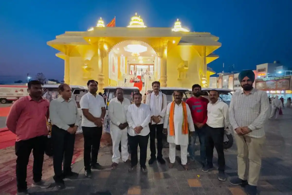 जामसांवली धाम में श्रद्धालुओं की सुविधा के लिए नई ई-रिक्शा सेवा शुरू 12 Jamsawali Dham E rickshaw service launched: जामसांवली धाम में श्रद्धालुओं की सुविधा के लिए नई ई-रिक्शा सेवा शुरू