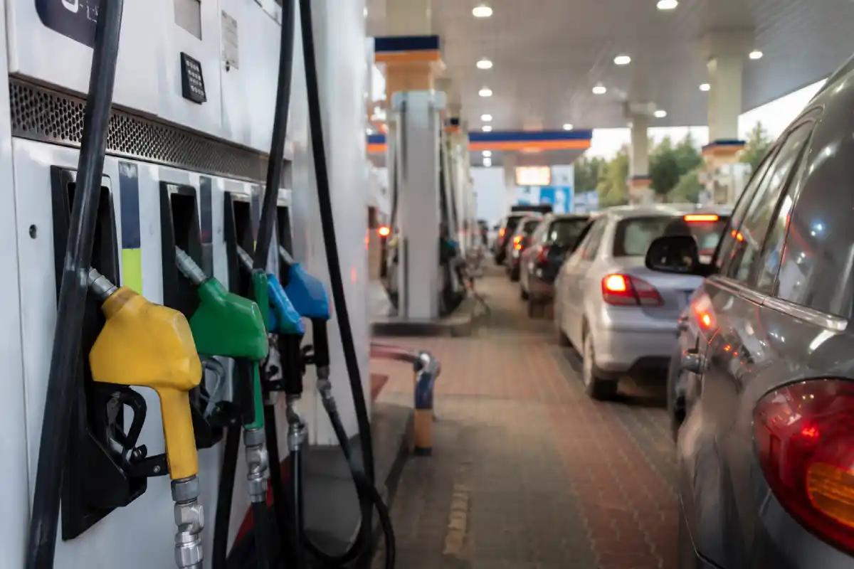 Petrol diesel price hike Maharashtra: महाराष्ट्र में आज रात से पेट्रोल और डीजल ₹3 महंगे, लोगों पर बढ़ेगा खर्च