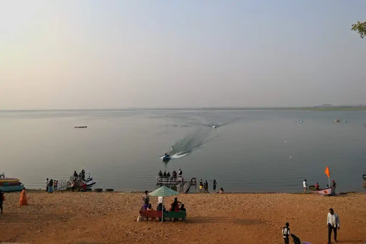 Khindsi Dam water release Nagpur: सुर नदी में छोड़ा गया 25 क्यूसेक पानी, प्रशासन ने लोगों को किया सतर्क