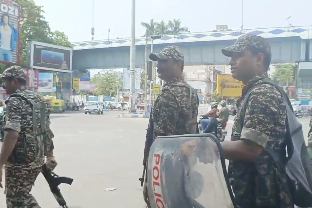 Park Circus Kolkata eviction violence 2026: कोलकाता के पार्क सर्कस में अवैध निर्माण हटाने पर बवाल, 38 गिरफ्तार, इलाके में केंद्रीय बल तैनात