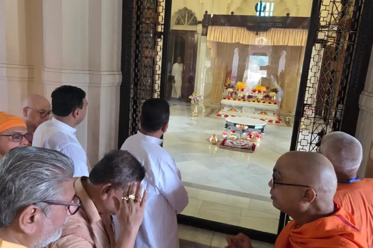 Suvendu Adhikari visits Belur Math Ramakrishna Mission: बेलूड़ मठ में मुख्यमंत्री शुभेंदु अधिकारी ने संतों से मुलाकात की