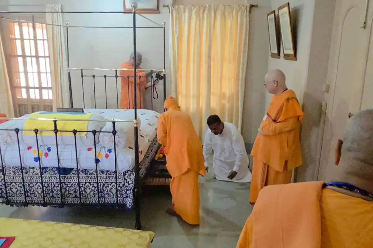 Suvendu Adhikari visits Belur Math Ramakrishna Mission: बेलूड़ मठ में मुख्यमंत्री शुभेंदु अधिकारी ने संतों से मुलाकात की