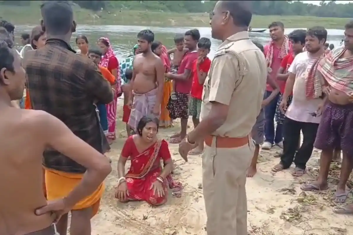 Malda News: नदी में नहाने गए दो नाबालिग लापता, पुरातन मालदा में इलाके में बढ़ी चिंता 14 Two minors missing in Malda river West Bengal: नदी में नहाने गए दो नाबालिग लापता, पुरातन मालदा में इलाके में बढ़ी चिंता