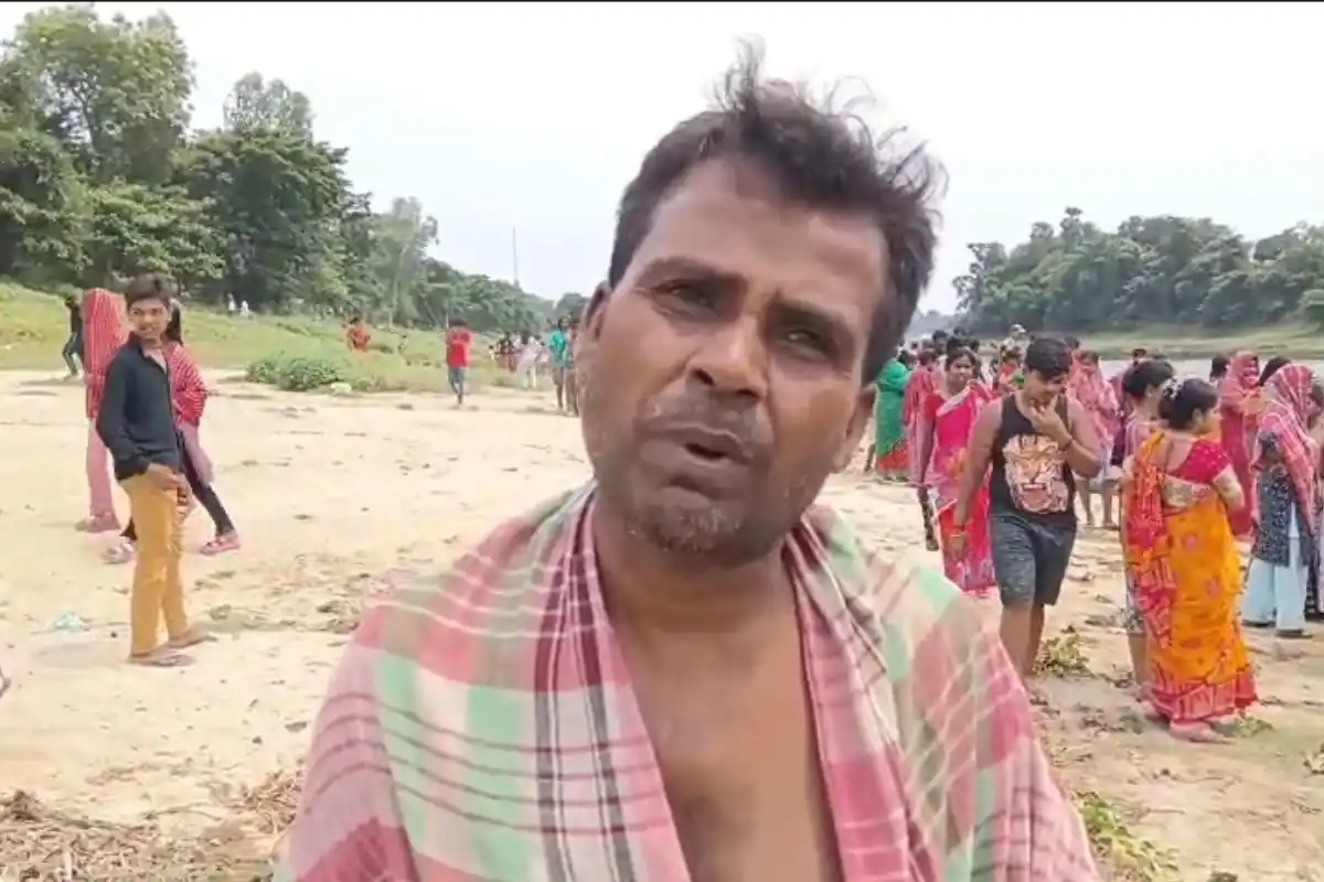 Malda News: नदी में नहाने गए दो नाबालिग लापता, पुरातन मालदा में इलाके में बढ़ी चिंता 16 Two minors missing in Malda river West Bengal: नदी में नहाने गए दो नाबालिग लापता, पुरातन मालदा में इलाके में बढ़ी चिंता