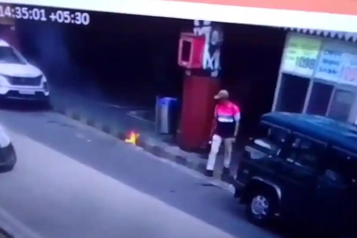 Howrah Station suspicious Fire Scare investigation: हावड़ा स्टेशन पर संदिग्ध हरकत के बाद बढ़ी सुरक्षा, जांच में जुटीं एजेंसियां