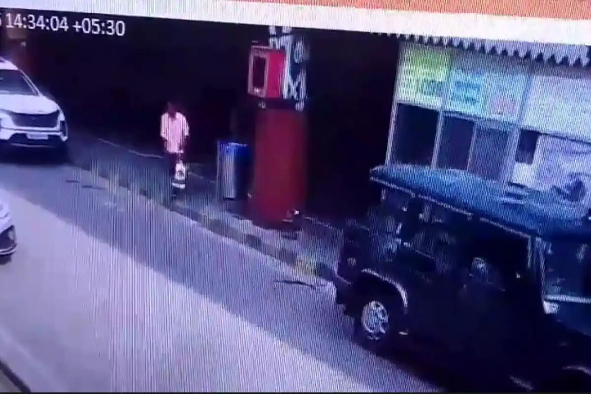 Howrah Station suspicious Fire Scare investigation: हावड़ा स्टेशन पर संदिग्ध हरकत के बाद बढ़ी सुरक्षा, जांच में जुटीं एजेंसियां