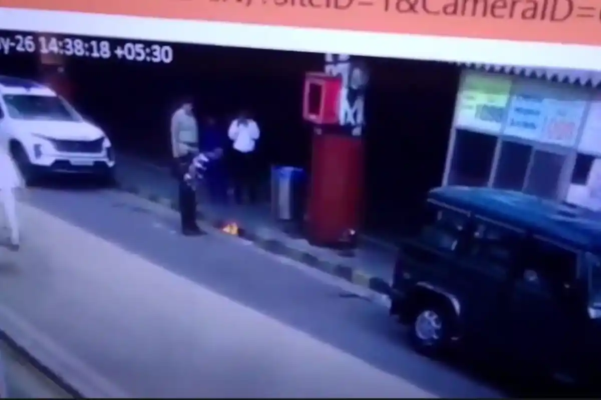 Howrah Station suspicious Fire Scare investigation: हावड़ा स्टेशन पर संदिग्ध हरकत के बाद बढ़ी सुरक्षा, जांच में जुटीं एजेंसियां
