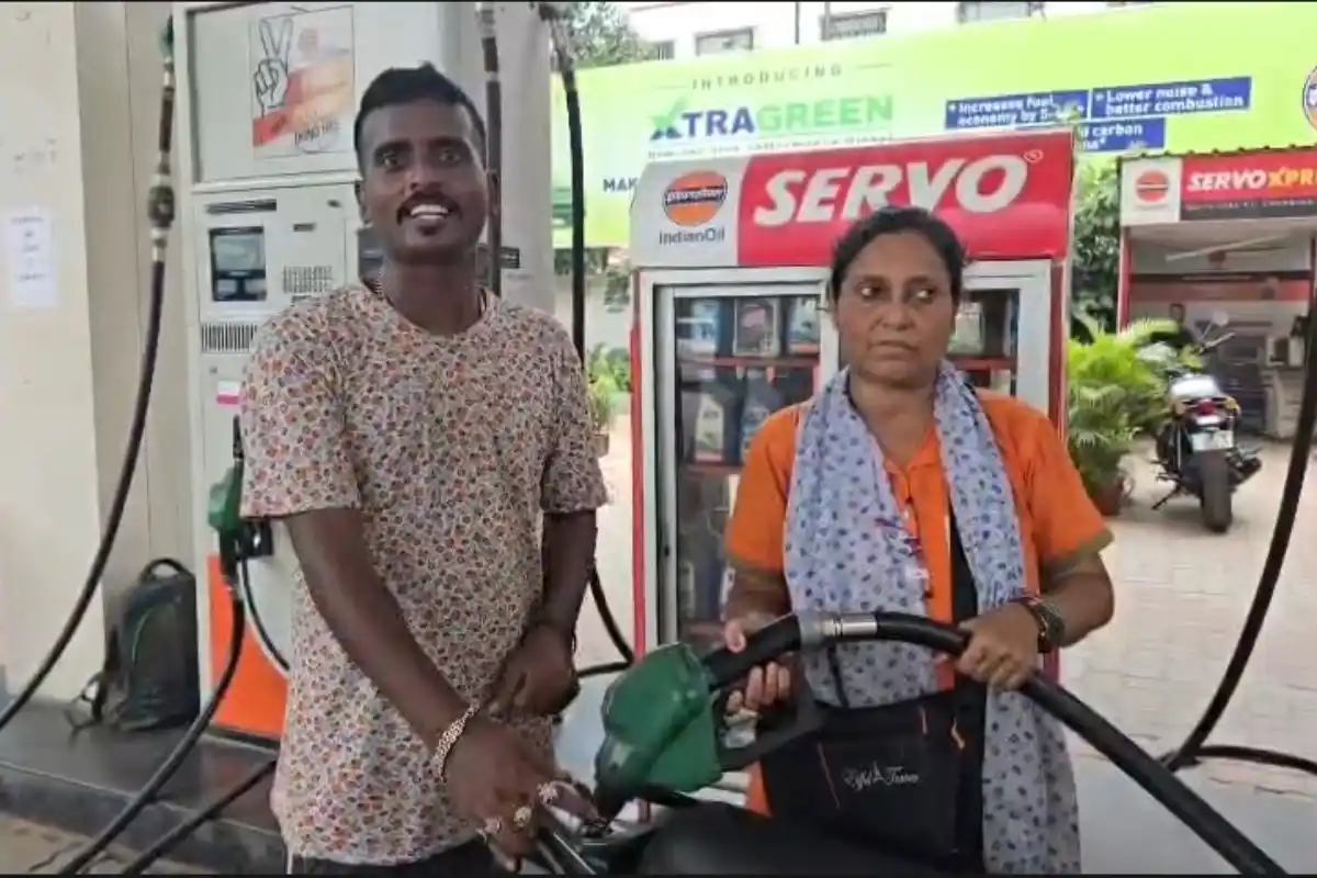 कोलकाता में फिर बढ़े पेट्रोल और डीजल के दाम, आम लोगों पर बढ़ा खर्च 14 Kolkata petrol diesel price hike: कोलकाता में फिर बढ़े पेट्रोल और डीजल के दाम, आम लोगों पर बढ़ा खर्च