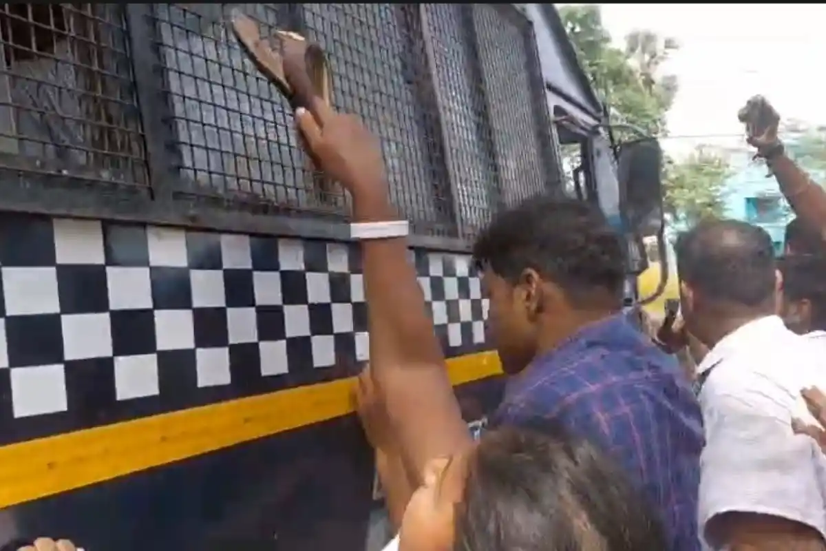 Councillor Sudip Polley arrested Alipur Court BJP protest Kolkata: ठाकुरपुकुर में पार्षद को कोर्ट ले जाते समय भाजपा समर्थकों ने लगाए नारे
