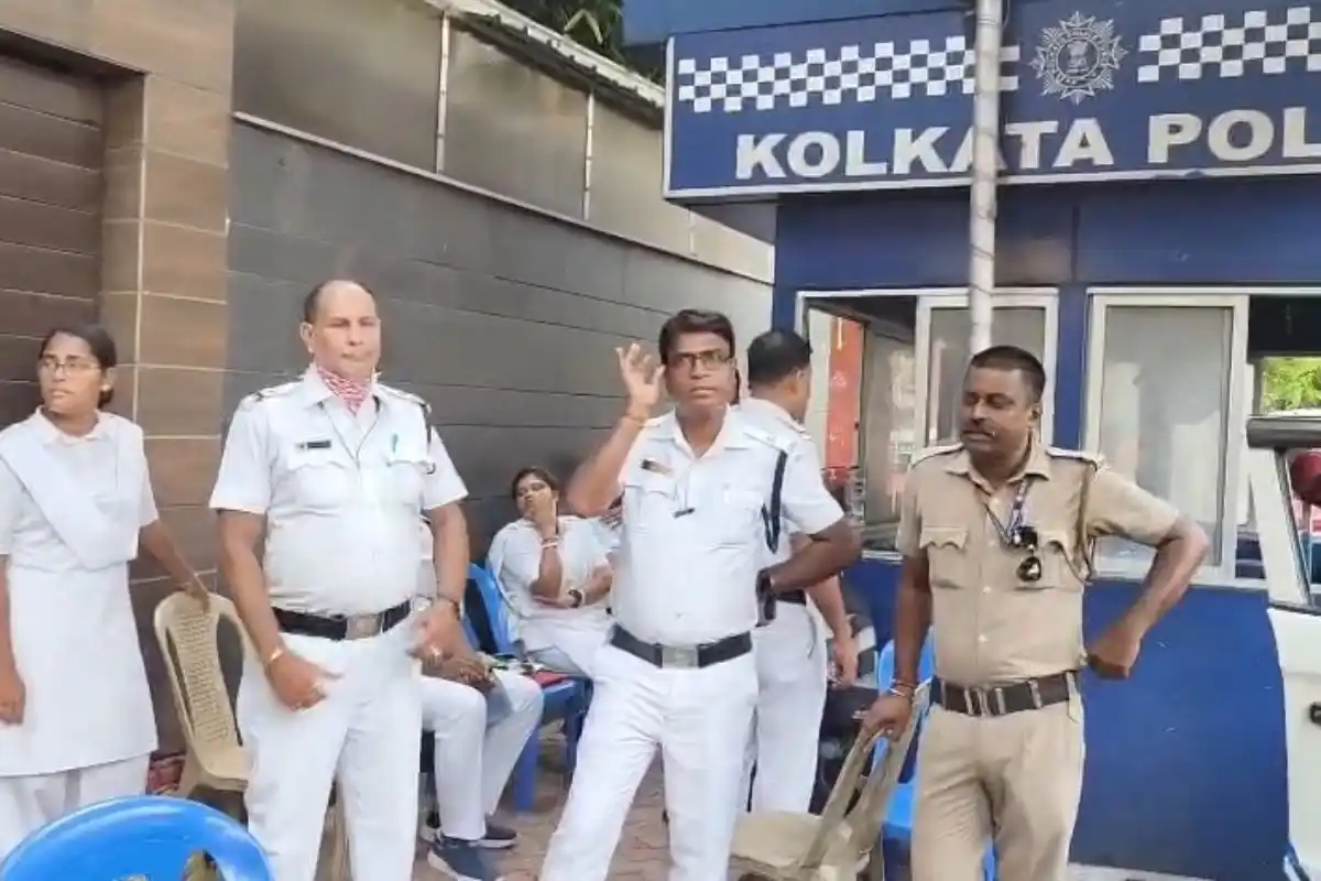 Abhishek Banerjee residence Kolkata Police TV sets surveillance: अभिषेक बनर्जी के घर पहुंची पुलिस, टीवी सेट वापस लेने पहुंचे कर्मचारी