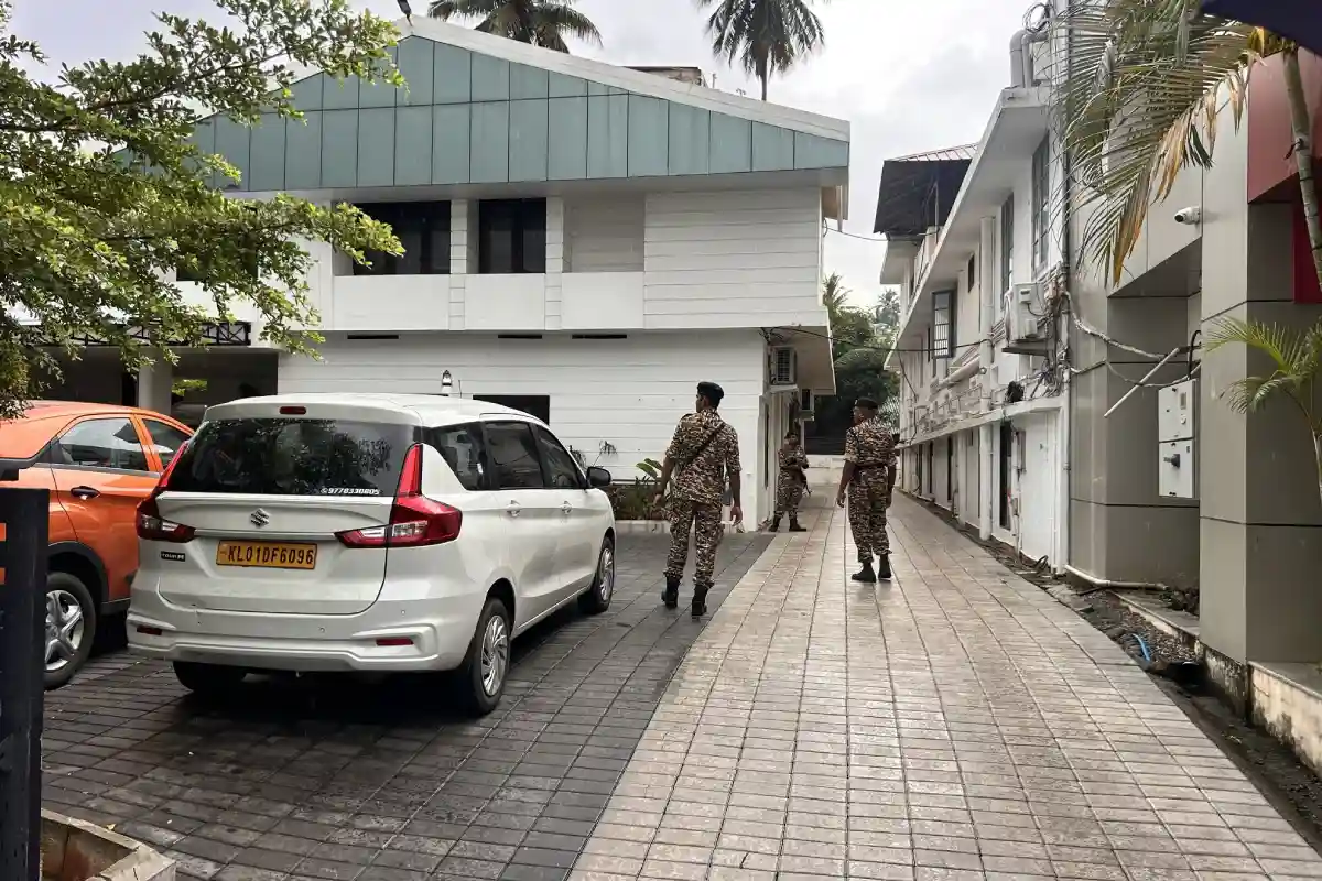 Kerala ED Raid: पूर्व CM पिनराई विजयन के घर ईडी की रेड