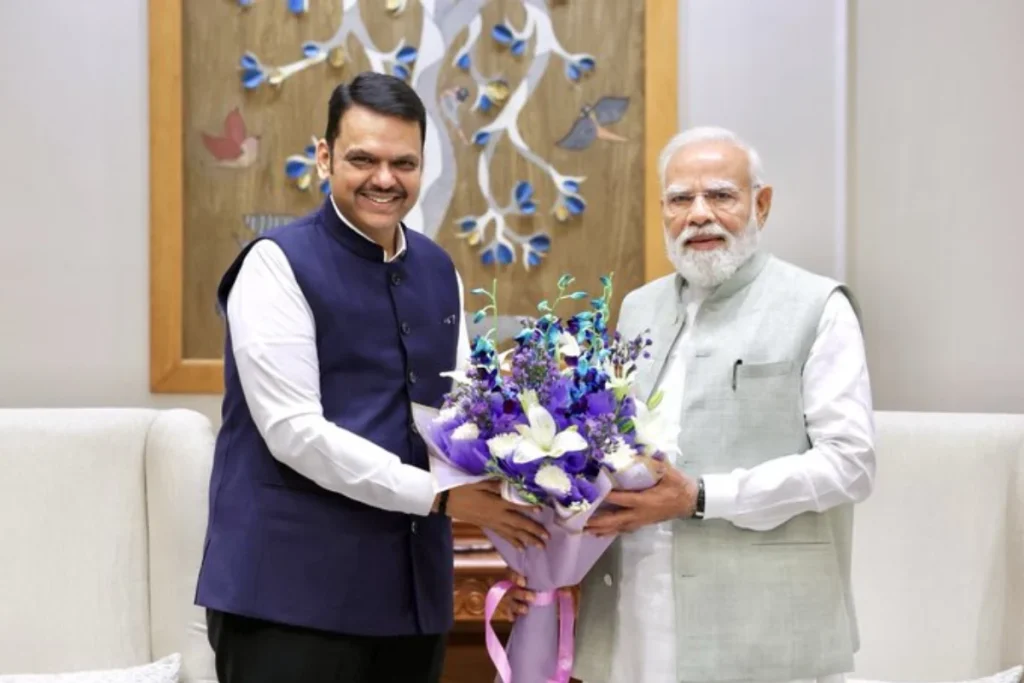 PM मोदी से मिले महाराष्ट्र के CM देवेंद्र फडणवीस, विकास परियोजनाओं और राज्य की राजनीति पर हुई अहम चर्चा
