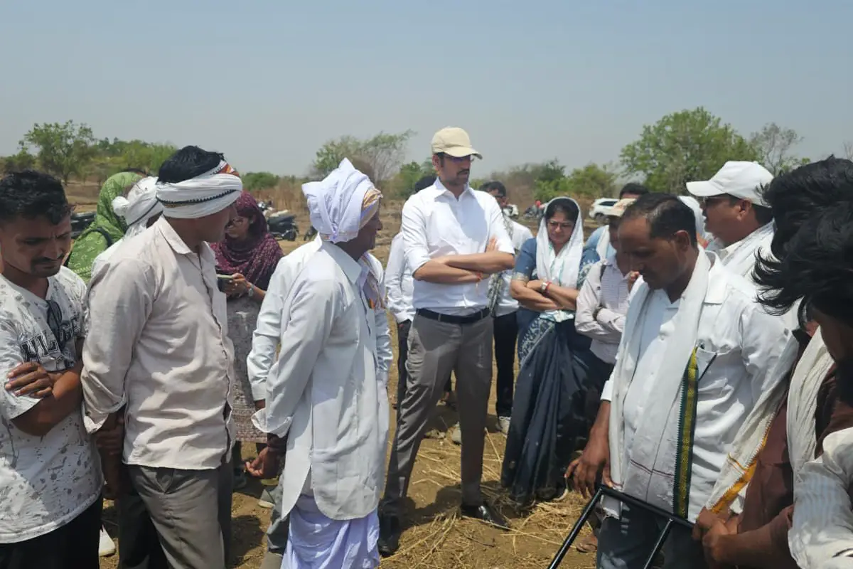 अल-नीनो से कम बारिश की चेतावनी के बीच जिलाधिकारी कुमार आशीर्वाद का कुही किसानों से संवाद — "हर बूंद खेत में रोकें, जैविक खेती अपनाएं"