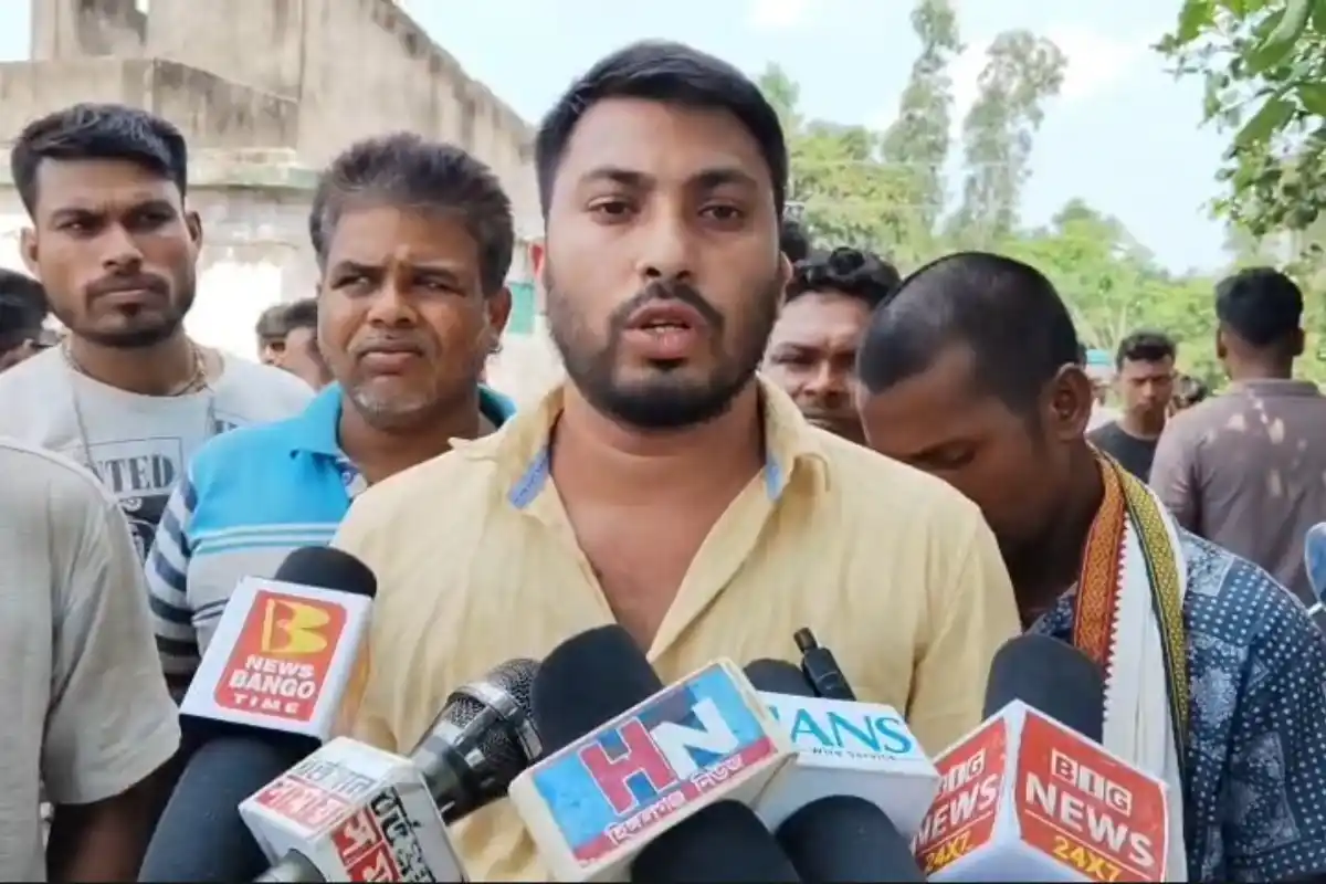 Kolkata News: संतोषपुर में तृणमूल पार्टी दफ्तर से राहत सामग्री मिलने पर नया विवाद 16 TMC party office relief material recovered Santoshpur Kolkata: संतोषपुर में तृणमूल पार्टी दफ्तर से राहत सामग्री मिलने पर नया विवाद