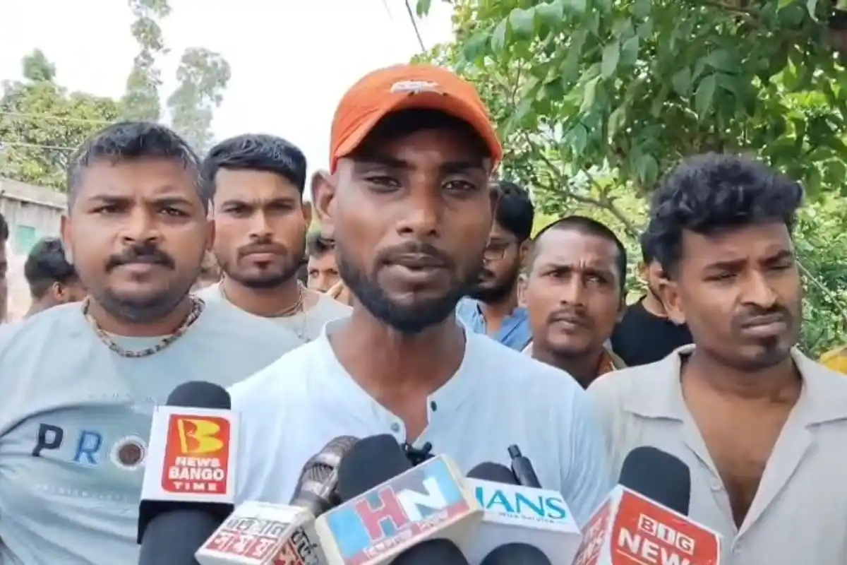 Kolkata News: संतोषपुर में तृणमूल पार्टी दफ्तर से राहत सामग्री मिलने पर नया विवाद 15 TMC party office relief material recovered Santoshpur Kolkata: संतोषपुर में तृणमूल पार्टी दफ्तर से राहत सामग्री मिलने पर नया विवाद