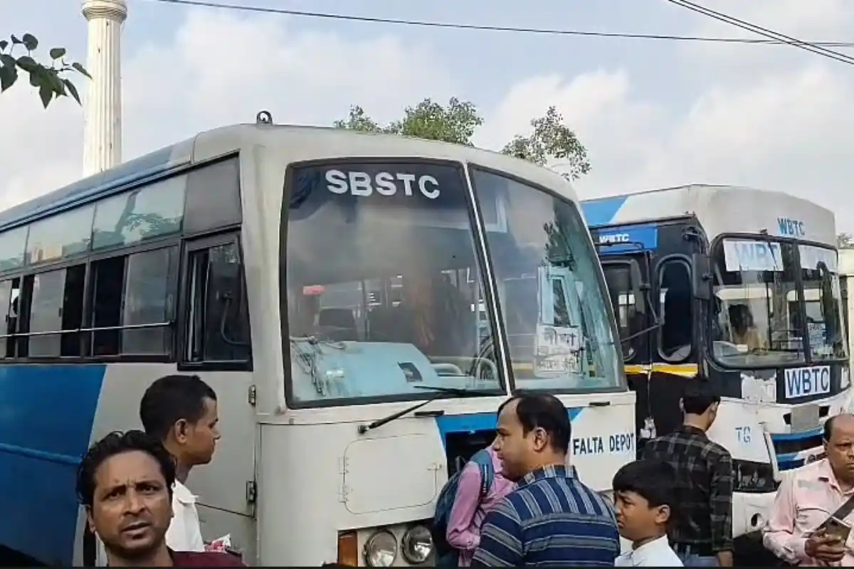 Kolkata News: 1 जून से सरकारी बसों में महिलाओं को मुफ्त यात्रा की सुविधा, लोगों में खुशी का माहौल 14 Kolkata Women Free Bus Travel 1 June: 1 जून से सरकारी बसों में महिलाओं को मुफ्त यात्रा की सुविधा, लोगों में खुशी का माहौल