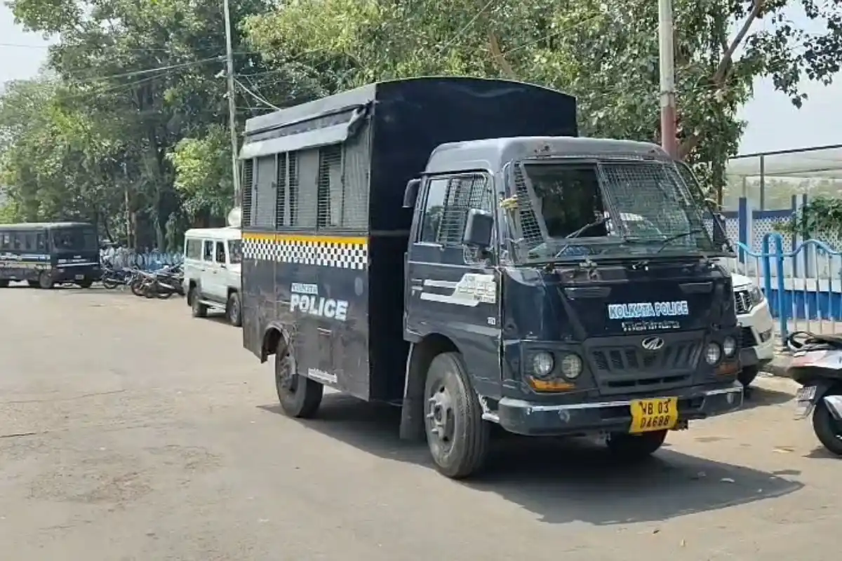 Kolkata News: धर्मतला में तृणमूल कांग्रेस का बड़ा धरना, कई मुद्दों पर विरोध दर्ज 17 TMC Dharna Dharmatala Kolkata: धर्मतला में तृणमूल कांग्रेस का बड़ा धरना, कई मुद्दों पर विरोध दर्ज