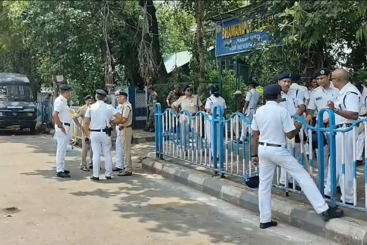 Kolkata News: धर्मतला में तृणमूल कांग्रेस का बड़ा धरना, कई मुद्दों पर विरोध दर्ज 13 TMC Dharna Dharmatala Kolkata: धर्मतला में तृणमूल कांग्रेस का बड़ा धरना, कई मुद्दों पर विरोध दर्ज